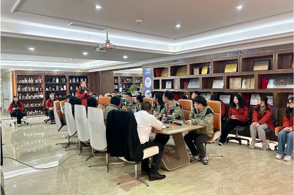 Sunnex Product Knowledge and Business Skills Trening odbywający się w biurze Shenzhen